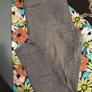 Grey jeggings